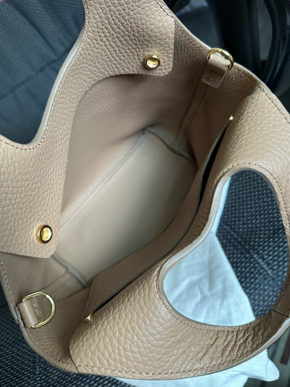 Cuyana Mini System Tote - cappuccino color - Picture 11 of 12